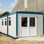 End view jackleg cabin with double doors