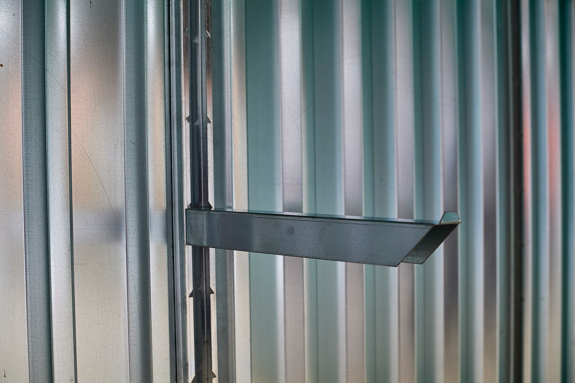 1282-flat-pack-shelf-arm Flat Pack Container Shelving - Shelf Arm