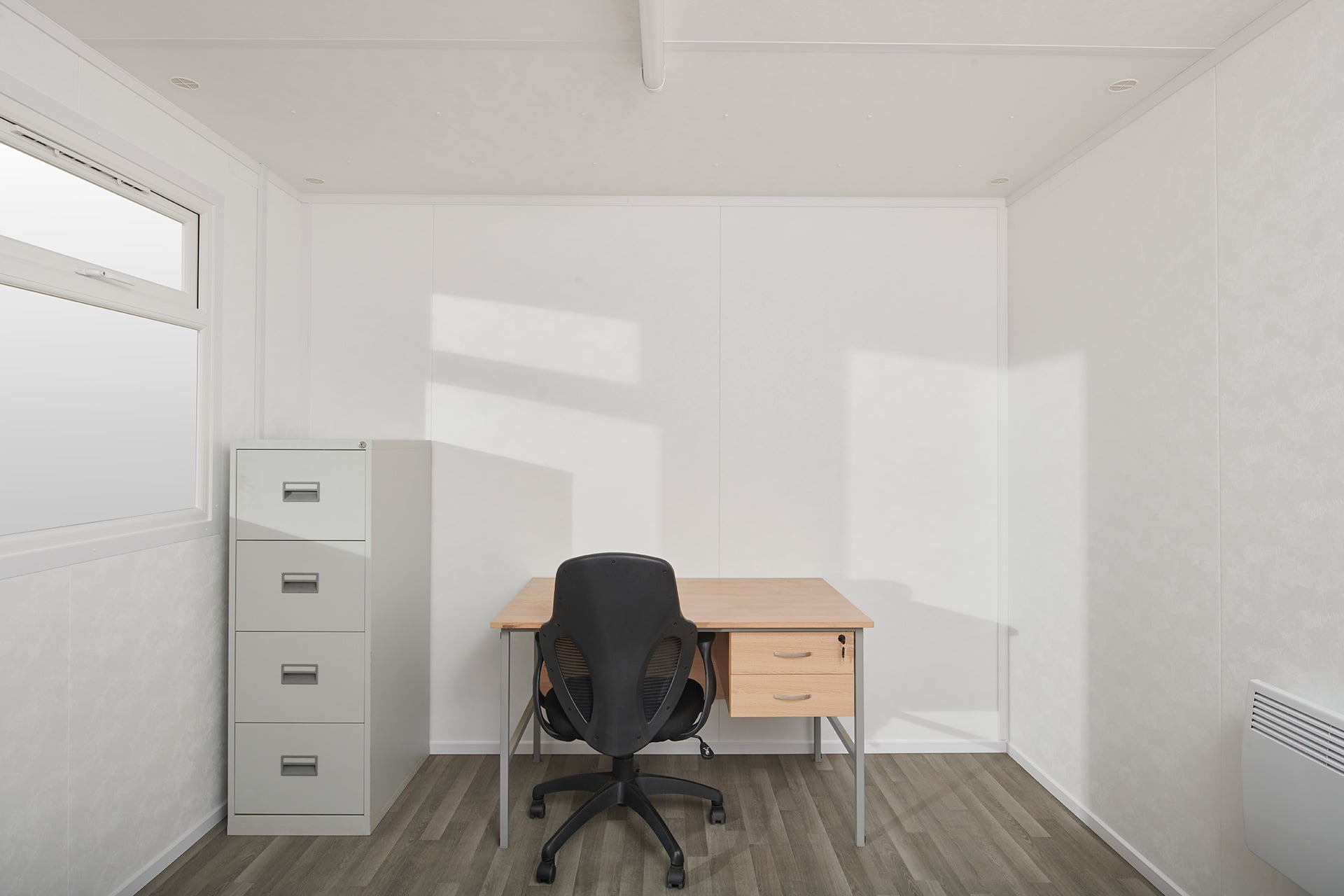 12ft Jackleg office with furniture
