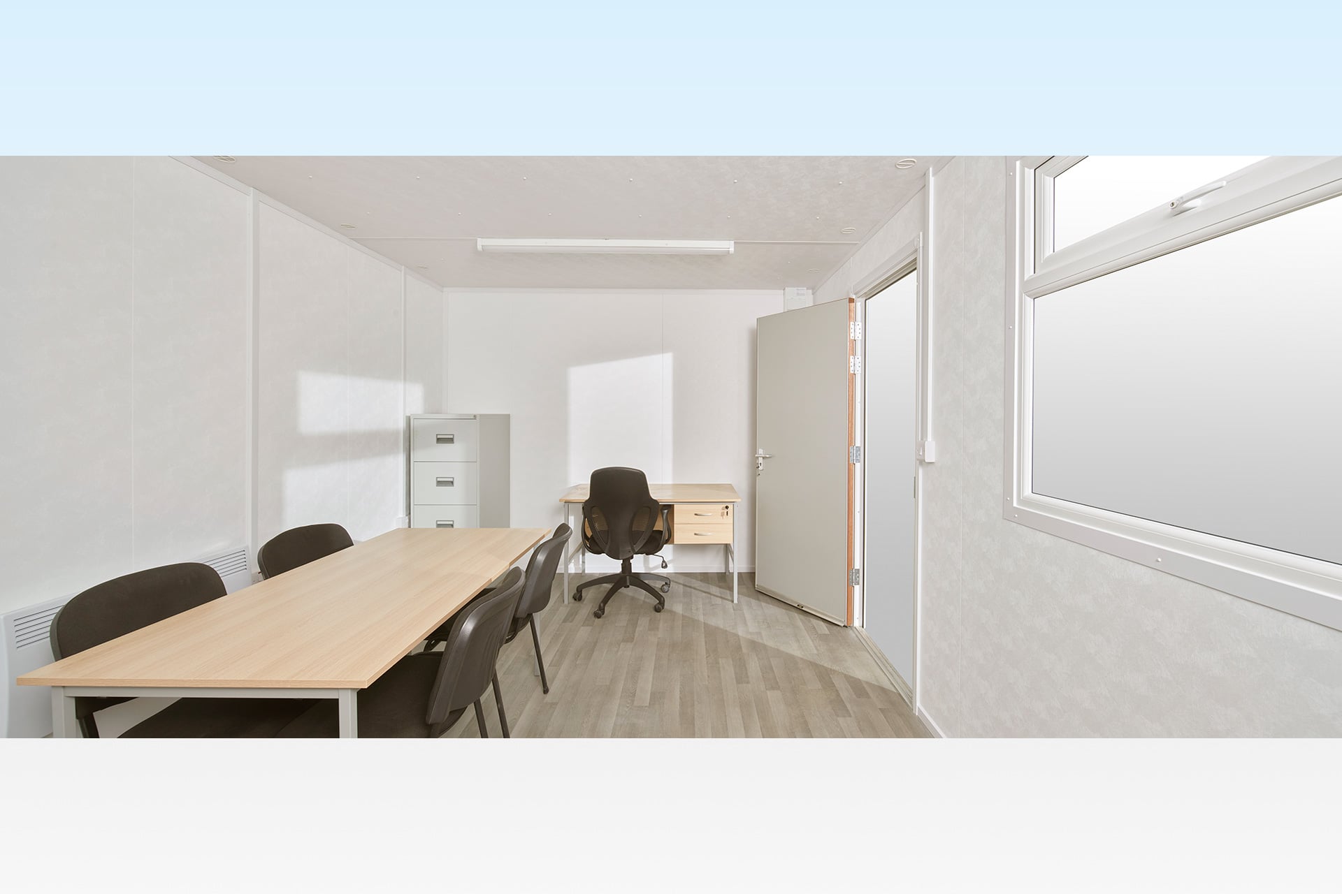 16ft Jackleg cabin with office furniture