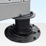 Adjustable levelling feet for flatpack containers and kiosks