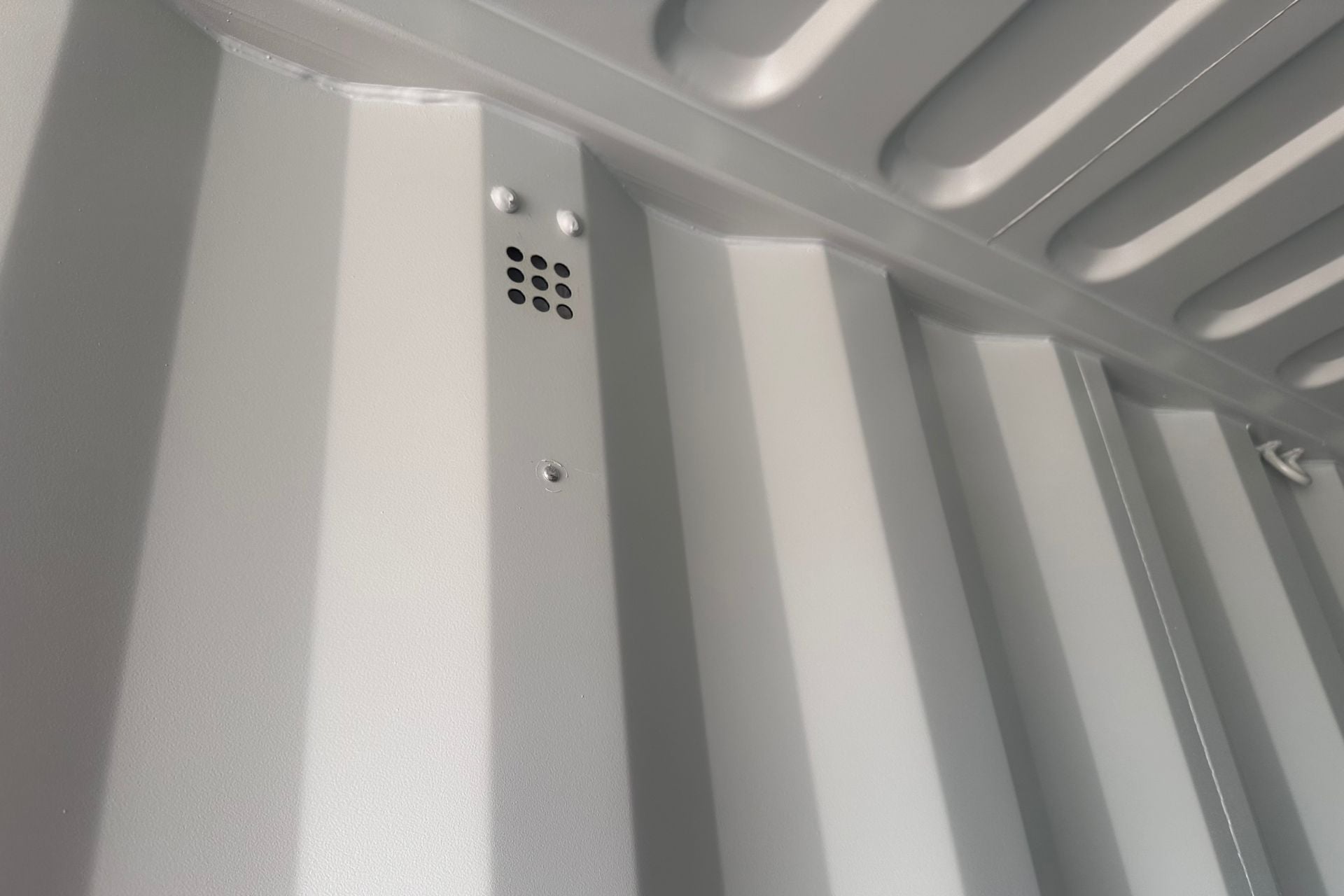 Internal Vent in 40ft Green High Cube